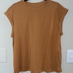 brown casual roll-sleeve tee